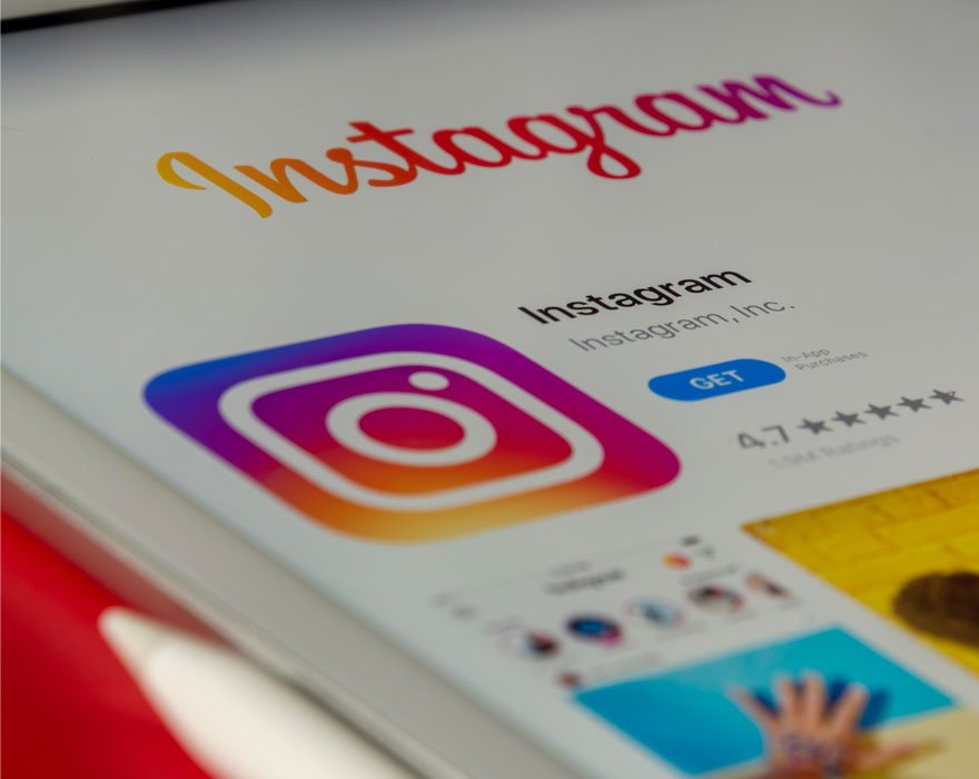 4 Ways to Use Instagram Captions to Increase Engagement
